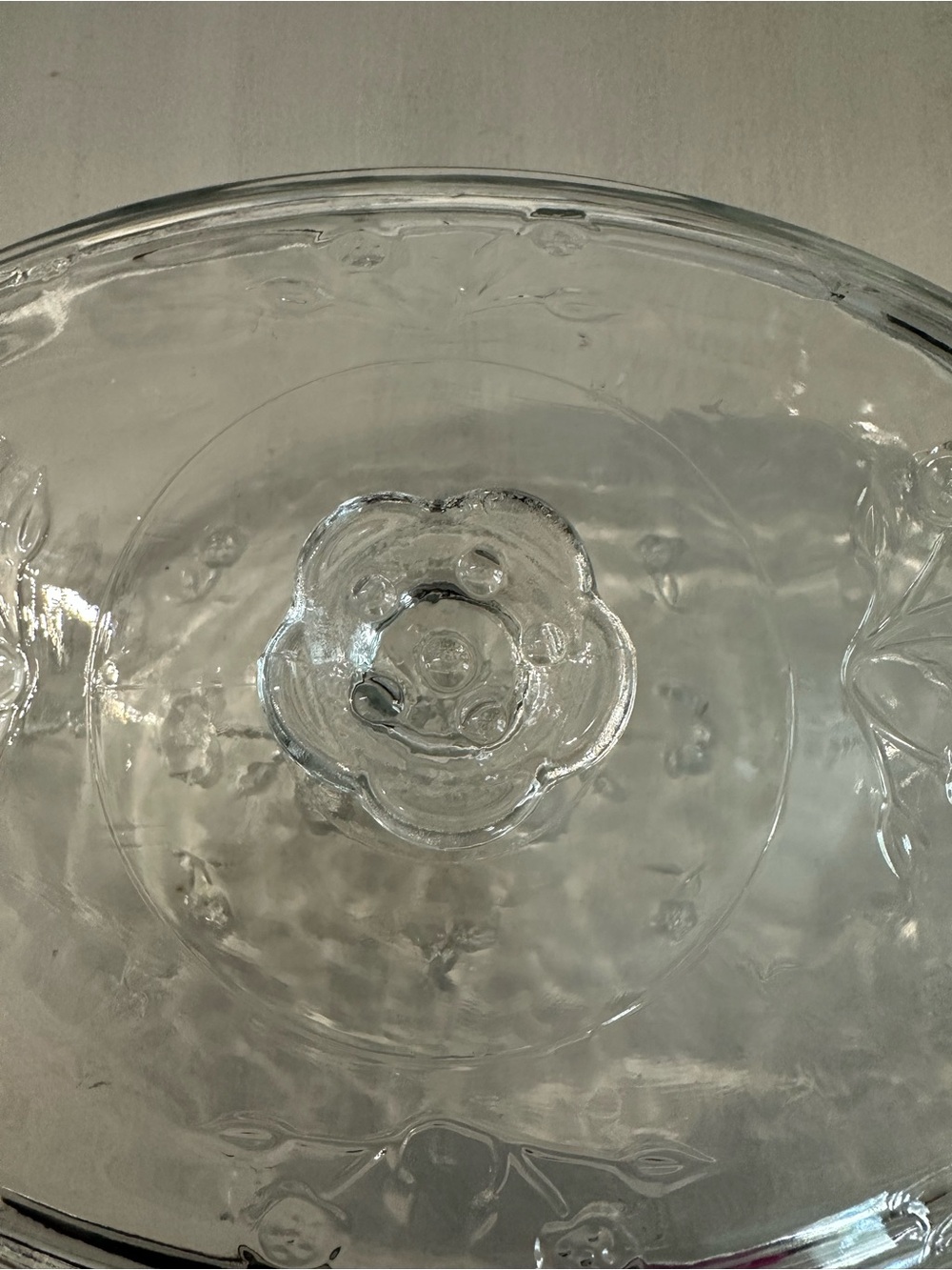 Anchor Hocking Vintage Savannah Clear Floral 2-Quart Oval Casserole Dish w/ Lid - Picture 3 of 9